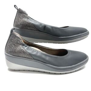 Vionic Gray and Leopard Print Flats